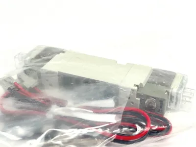 SYJ5240-5LZ | SMC  Solenoid Valve - New