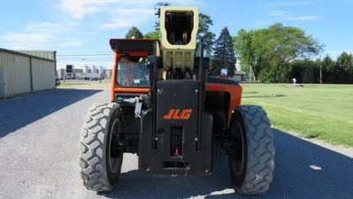 USED 2023 JLG 943