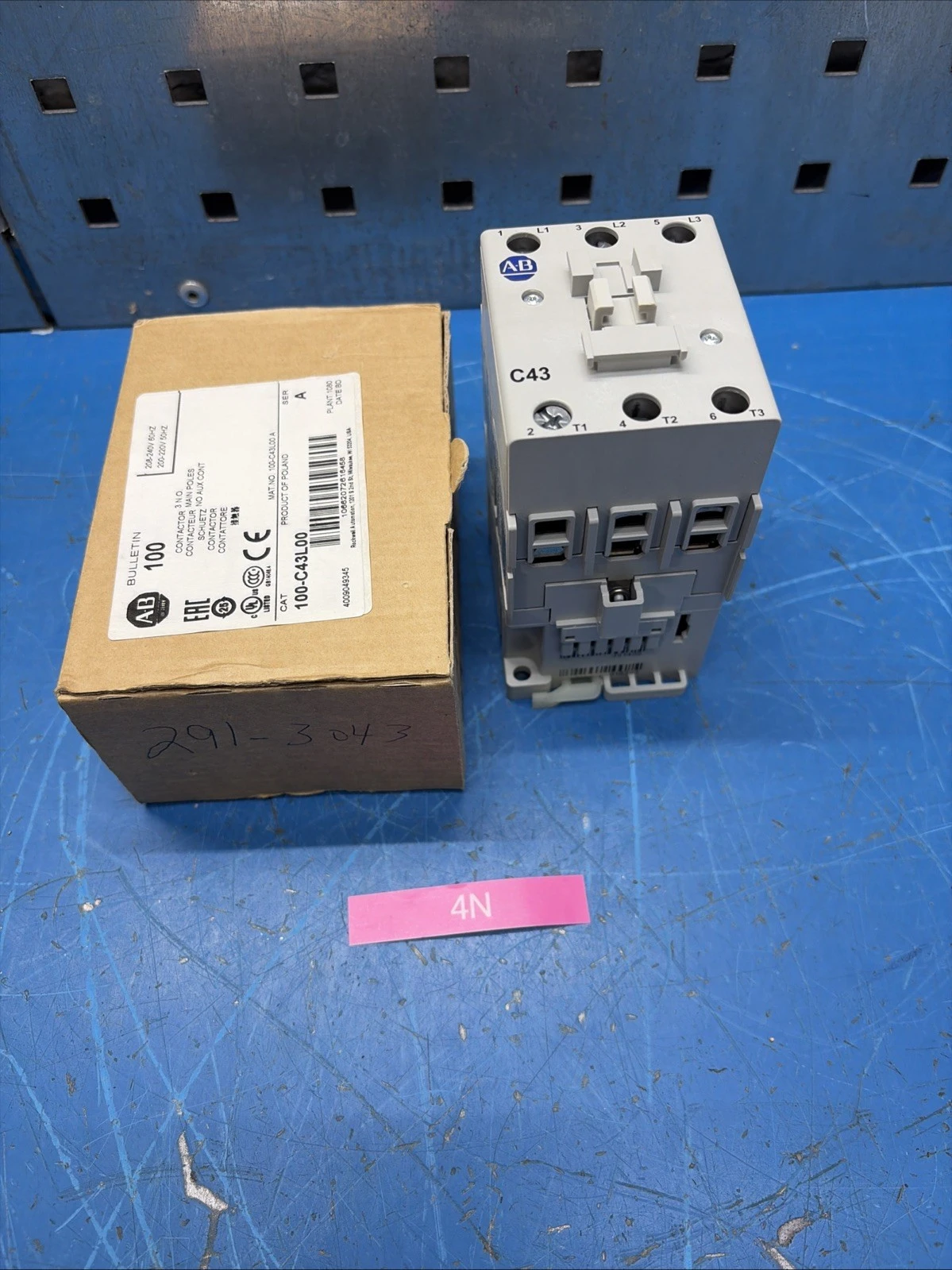 NEW Allen-Bradley 100-C43LOO