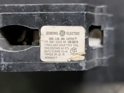 Used GENERAL ELECTRIC THQL120 Switchgears British Columbia CA | Lenmark #241773