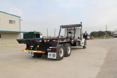 New | in-Stock 2027 PETERBILT 548 Rolloff Trucks Texas US | Roll Off Truck World #1492000