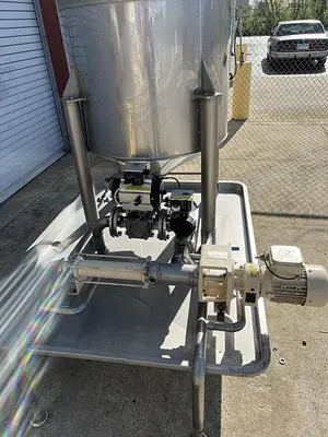 Stainless steel mix tank with pump and lightning agitator