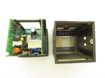 Honeywell UDC2000 Mini-Pro Temperature Controller 120VAC DC200H-0-000-10000-0