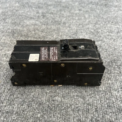 New | in-Stock Square D Q1380 Circuit Breakers California US | Davliegogo LLC #1707086