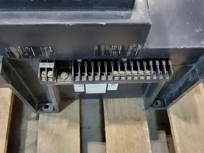 NEW MERLIN GERIN CM3200N