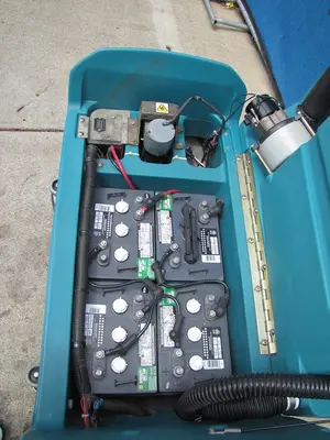 USED TENNANT M5400
