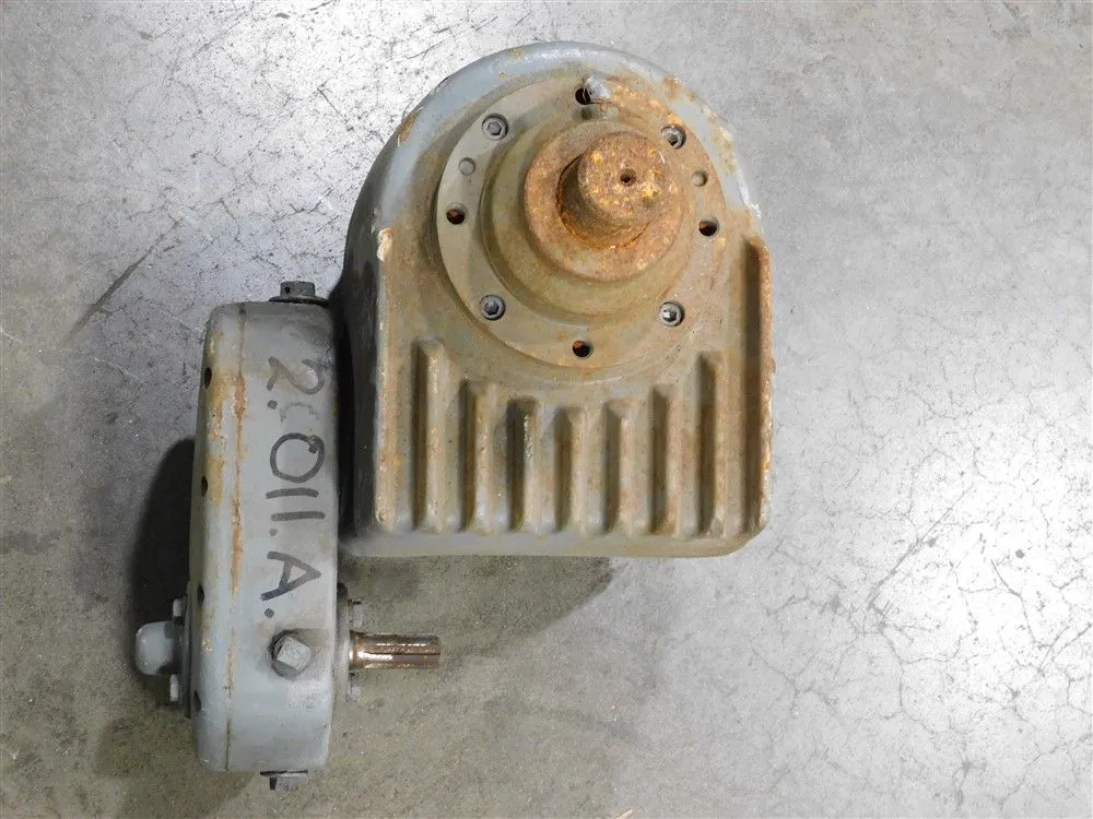 S-E-Co. 101 317 Right Angle Gear Reducer Used