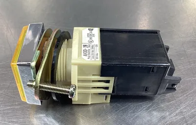 FUJI ELECTRIC AH30-ZNYL3 Command Switch Yellow 4B-35
