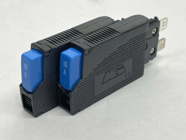 Used Morsettitalia Thermal Circuit Breaker 1-Pole 10A 250VAC 72VDC LOT OF 2 Circuit Breakers Michigan US | Maverick Industrial Sales #1394555