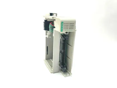 USED ALLEN-BRADLEY 32 PT SOURCING OUTPUT MODULE
