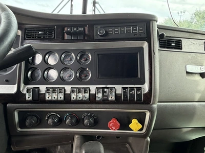 Used 2015 KENWORTH T800 TRUCK TRACTOR Conventional trucks Michigan US | Miedema Asset Management Group #1709425