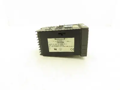 Honeywell DC330B-EE-000-12-000000-00-0 UDC3300 Digital Temperature Controller