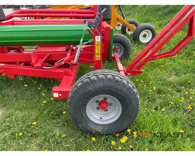 Used FARM KING _UNKNOWN_ Stretch Wrappers Iowa US | Keast Enterprises #1360254