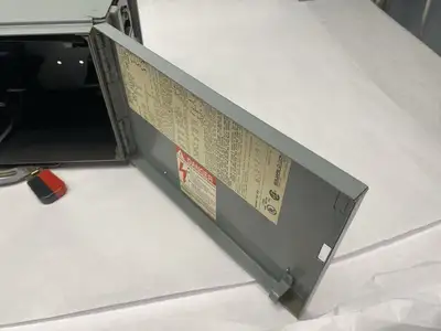 USED SQUARE D SER. E1 FUSIBLE TWIN SWITCH PANELBOARD DISCONNECTOR UNIT 100A