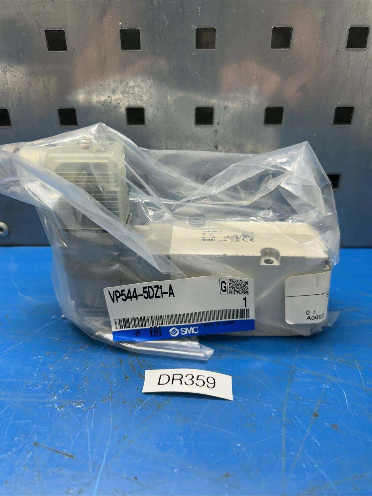 NEW SMC VP544-5DZ1-A