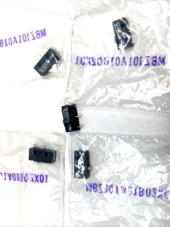 Used APEM SNAP ACTION MICRO SWITCH LOT OF 5 Relays & Switches | Maverick Industrial Sales #1105840