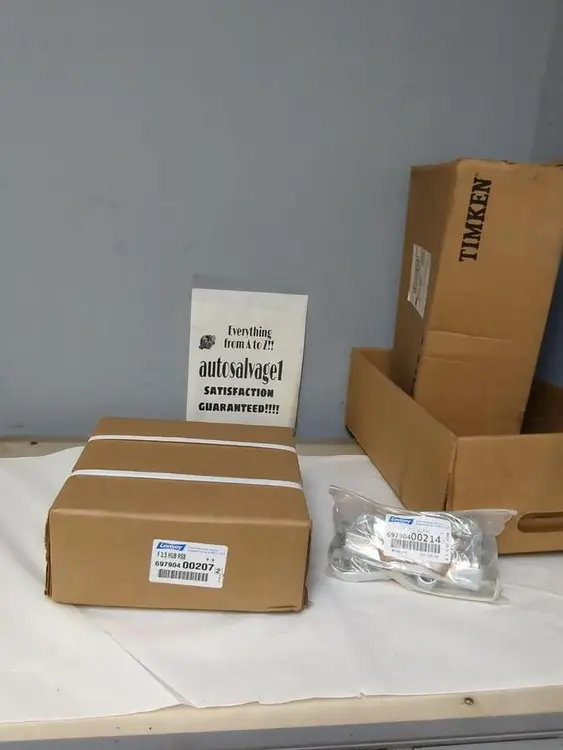 New | in-Stock LOVEJOY 697904-00207 & 697904-00214 Conveyor Parts | Surplus Asset Holdings #1218400