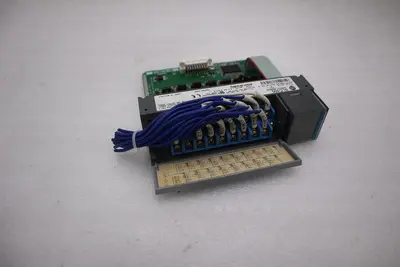 Allen Bradley 1746-OV16 Ser. C Output Module SLC 500 1746OV16 AB STOCK K-81-D