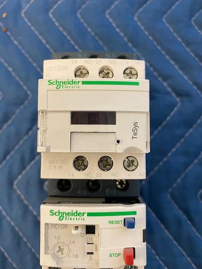 USED SCHNEIDER ELECTRIC LC1D09