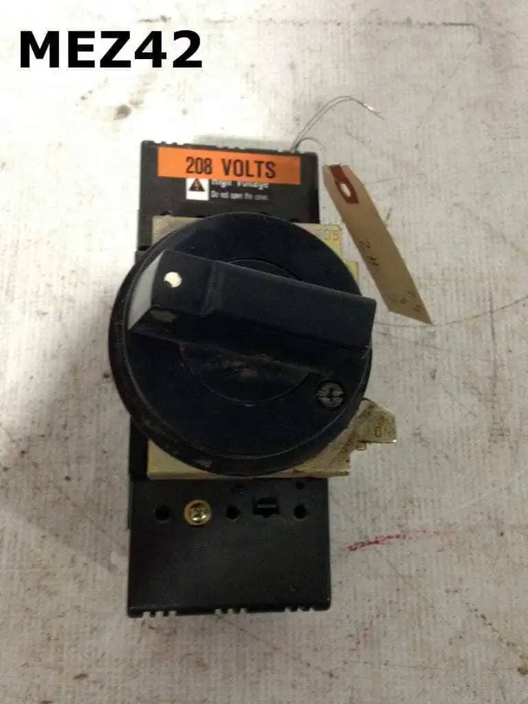 Mitsubishi NF30-SP 30 A Circuit Breaker Rotary Switch 3 Pole 600 VAC