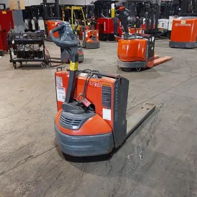 USED 2018 TOYOTA 8HBW23