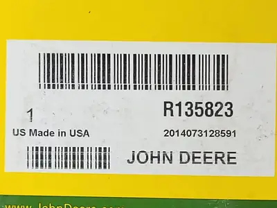 NEW JOHN DEERE R135823