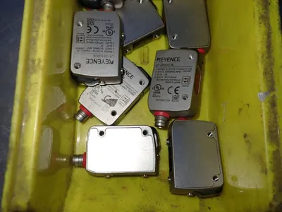 USED KEYENCE LRZH500CN