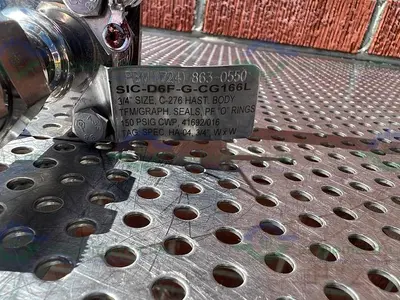 USED PBM SIC-D6F-G-CG166L STAINLESS STEEL BALL VALVE W/ 1" SANITARY TO STRAIGHT TUBE
