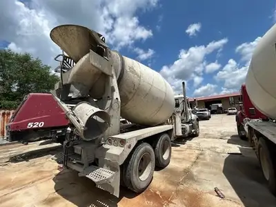 Used 2017 MACK GRANITE GU813 Concrete Mixer Trucks Florida US | Big D Heavy Equipment #1557021