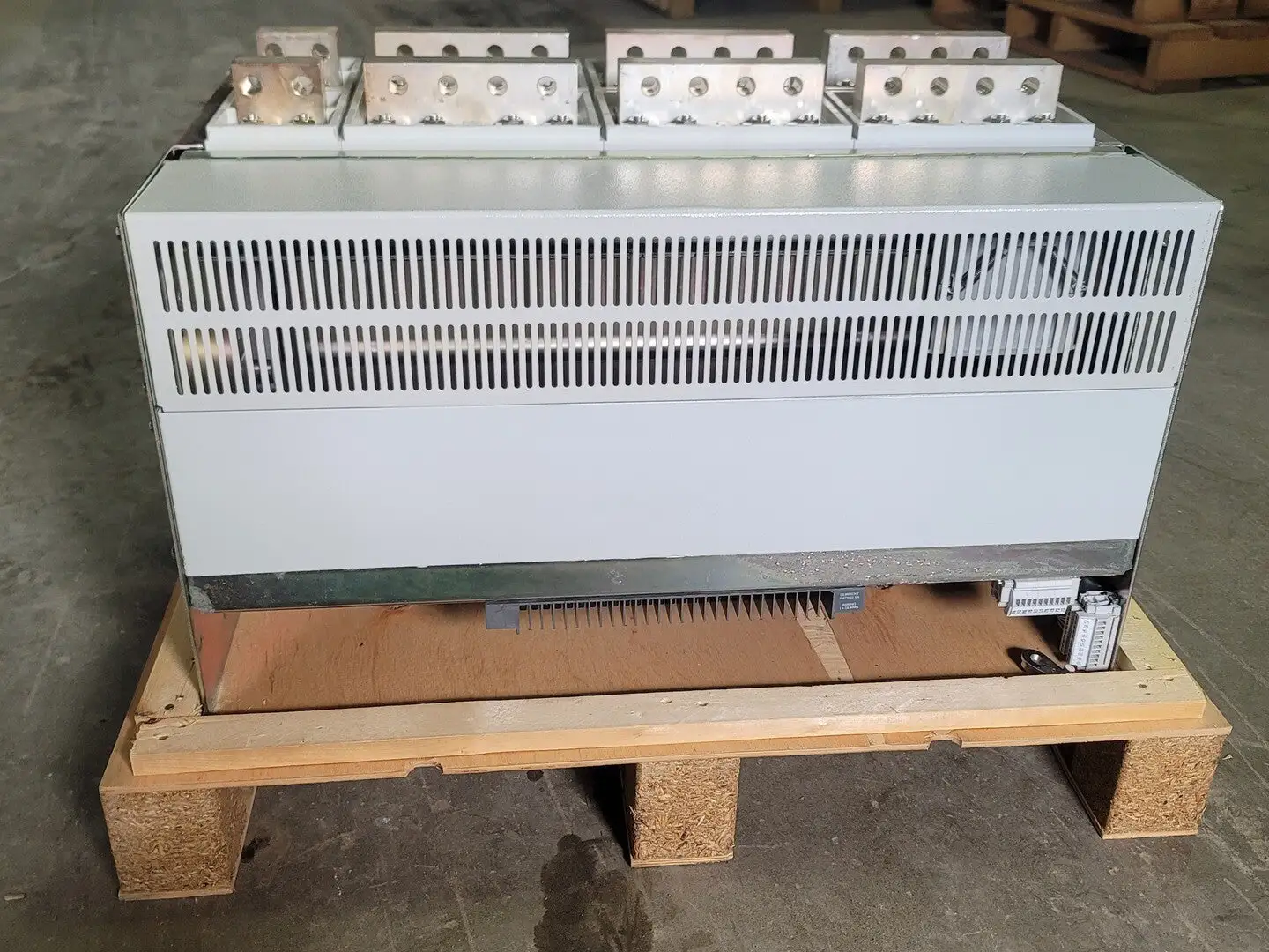 NEW ABB E4-A-3600AHR-HR4P10