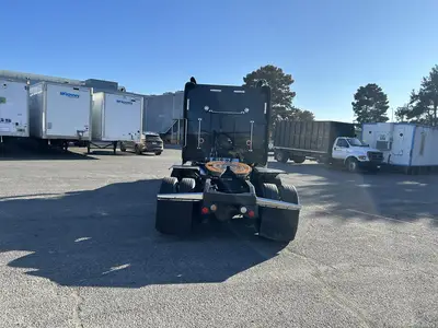 USED 2009 PETERBILT 389