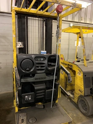 USED HYSTER R30XM2