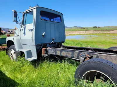 USED 1987 FORD LN8000