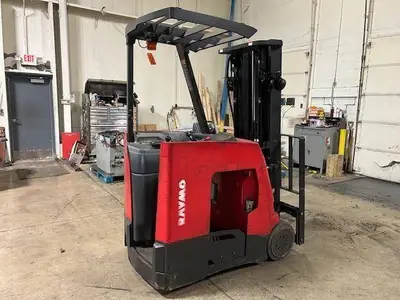 Used RAYMOND 415C35TT 3-Wheel Stand up Electric Counterbalance Forklifts Illinois US | Somerset Equipment Sales #1546213