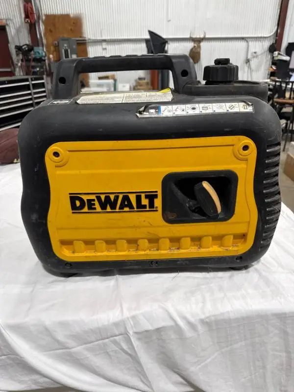 DeWalt DXGNI2200 Inverter Generator