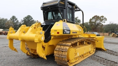 USED 2025 Komatsu D71EX-24