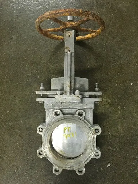 FCC 6"-150 knife gate valve, hand wheel operated
