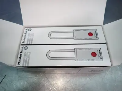 New | in-Stock MASTER LOCK 411LTRED Miscellaneous MRO | HGR 24 #750741