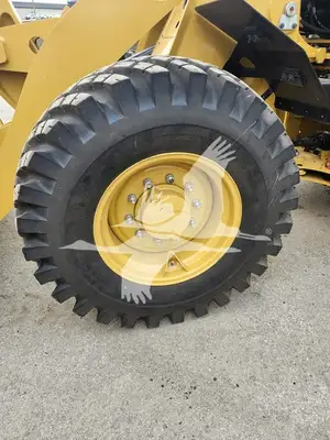 USED 2024 CATERPILLAR 910