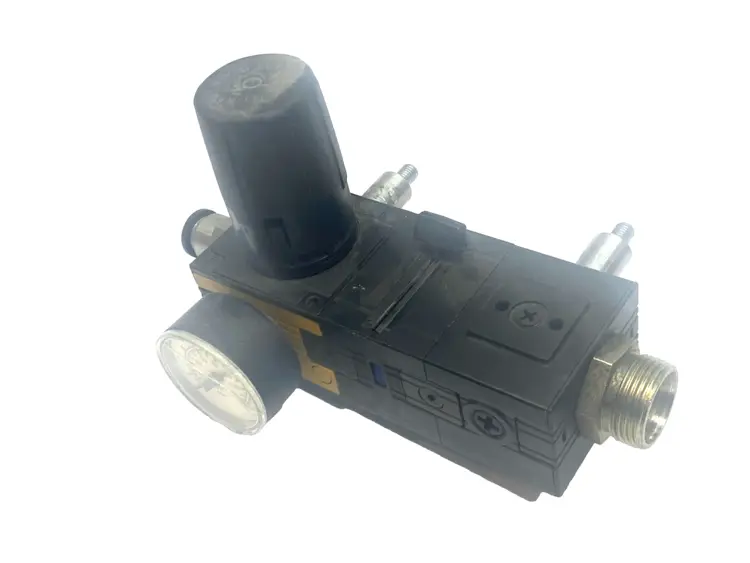 Used Knapp Air Pressure Regulator w/Gauge Modular Inline Port Fitting Air Pressure Regulators Michigan US | Maverick Industrial Sales #1394278