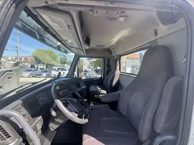 Used 2019 VOLVO VNL300 Conventional trucks California US | Commerce Truck Equipment Sales #1548745