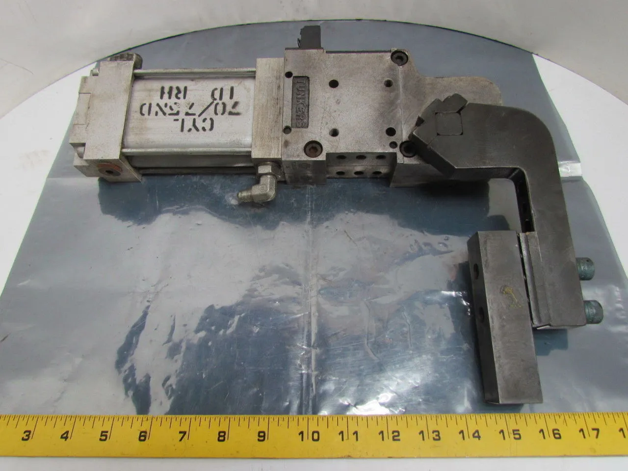 Tunkers KU 50 V A033 T22 NPT Pneumatic Power Clamp 045-130 degree
