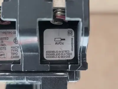Used SQUARE D QOB250 Switchgears British Columbia CA | Lenmark #1438604