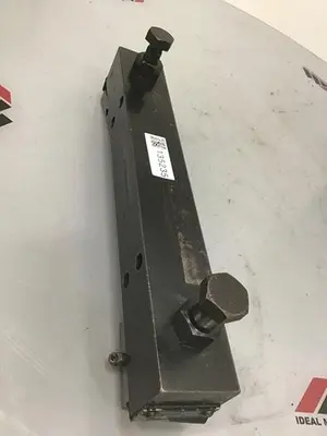 USED CINCINNATI MILACRON 5042895