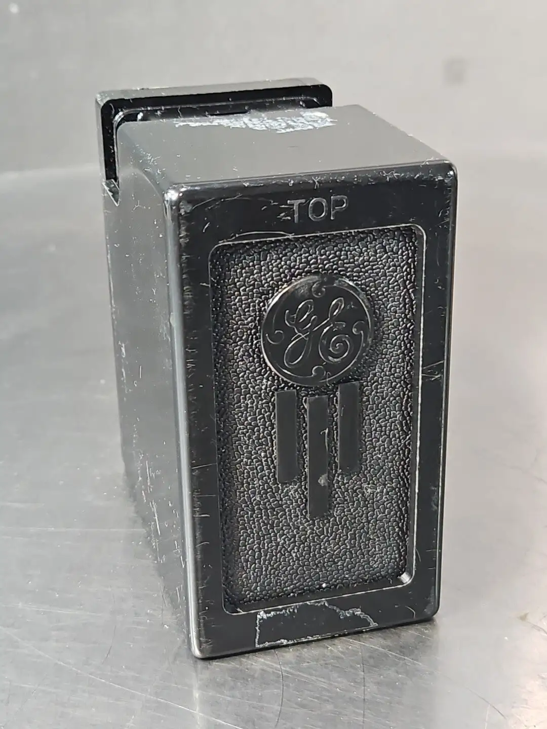GE T6104060 General Purpose Auxiliary Relay T1 230VAC (BIN424)