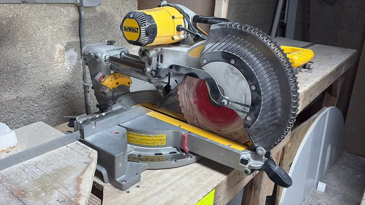 Used _UNKNOWN_ _UNKNOWN_ Double Miter Saws Georgia US | Auction Management Corporation #1548657