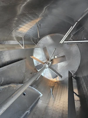 700 gallon Jacketed Stainless Tank with mixer