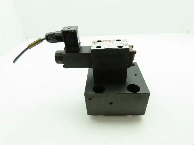 Used MOOG HYDROLUX _UNKNOWN_ Valves/Fittings | Arrow Industrial #624101