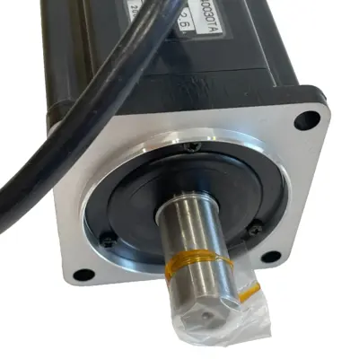 NEW OMRON R88M-U40030TA SERVO MOTOR R88MU40030TA