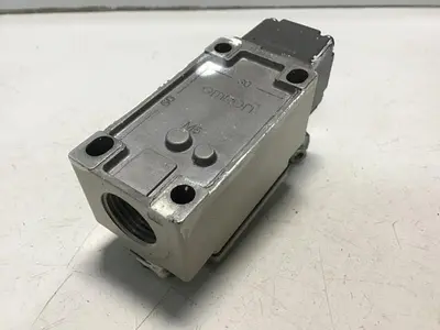 USED OMRON D4B-2115N-R